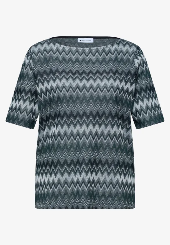 Dames top met korte mouwen en grijs-wit zigzagpatroon.