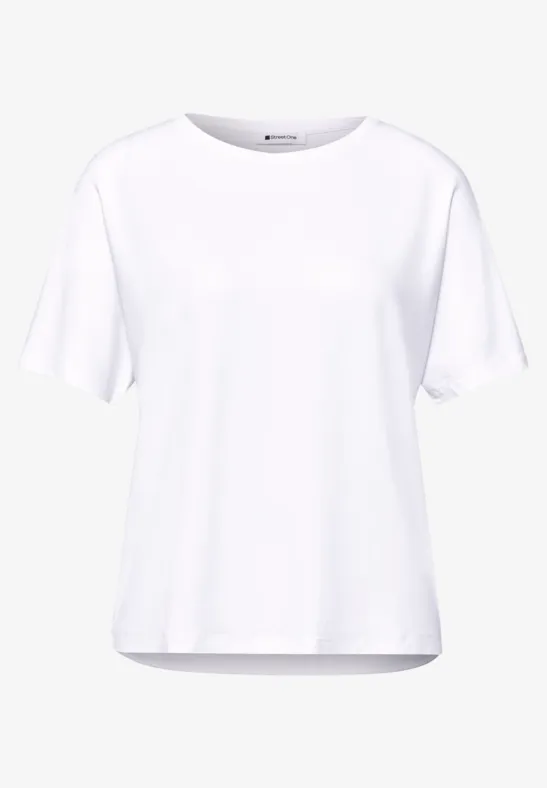 Schlichtes weißes T-Shirt mit Kurzarm und klassischer Passform.