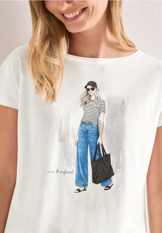 T-Shirt mit Illustration einer stylischen Frau in Sonnenbrille, gestreiftem Shirt, Schlagjeans und großer Tasche.
