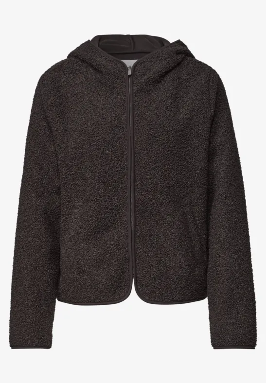 Kurze Teddy-Fleece-Jacke mit durchgehendem Reißverschluss und Kapuze in dunklem Braun.