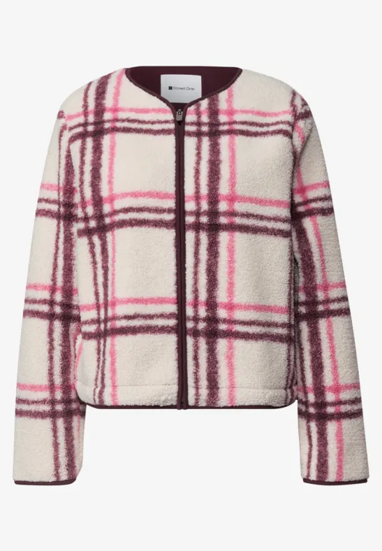 Weiche, flauschige Jacke mit pinken und burgunderfarbenen Karos auf cremeweißem Grund.