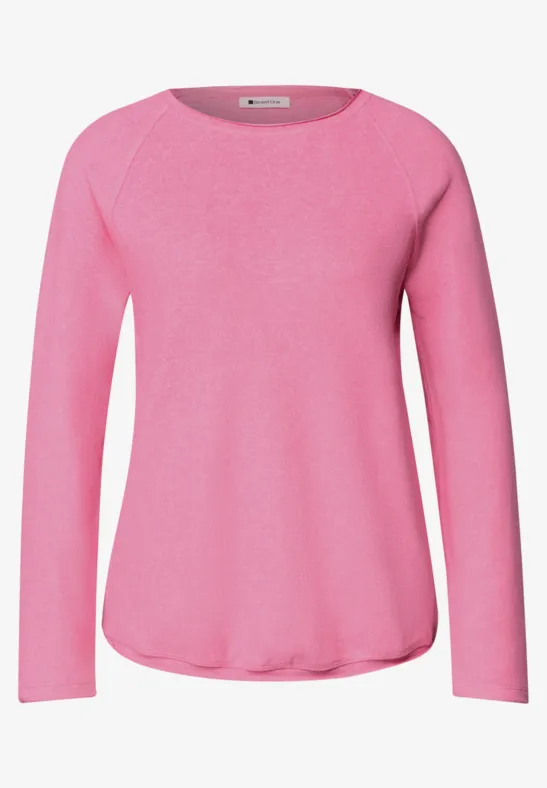 Un t-shirt à manches longues rose simple avec encolure ronde