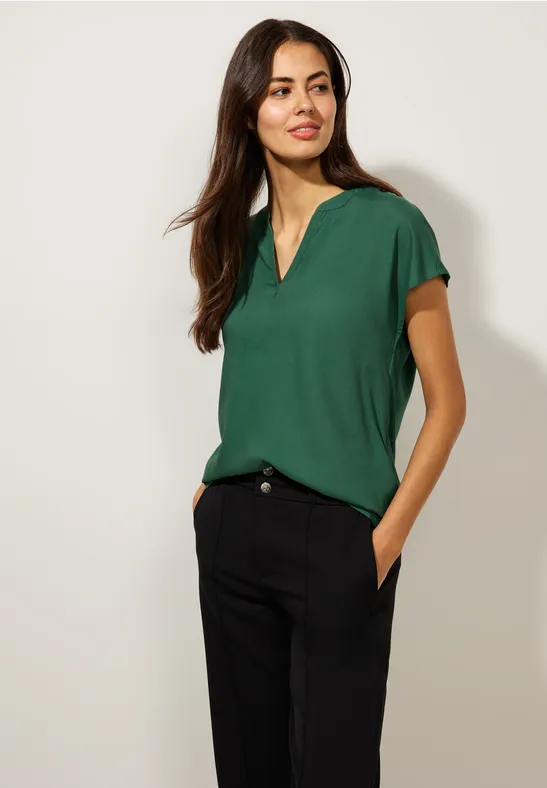 Blusenshirt in Unifarbe meadow green