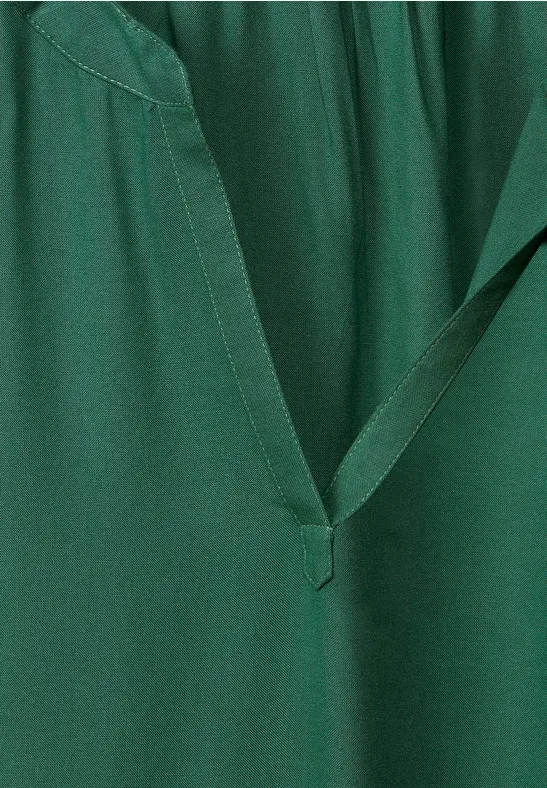Blusenshirt in Unifarbe meadow green