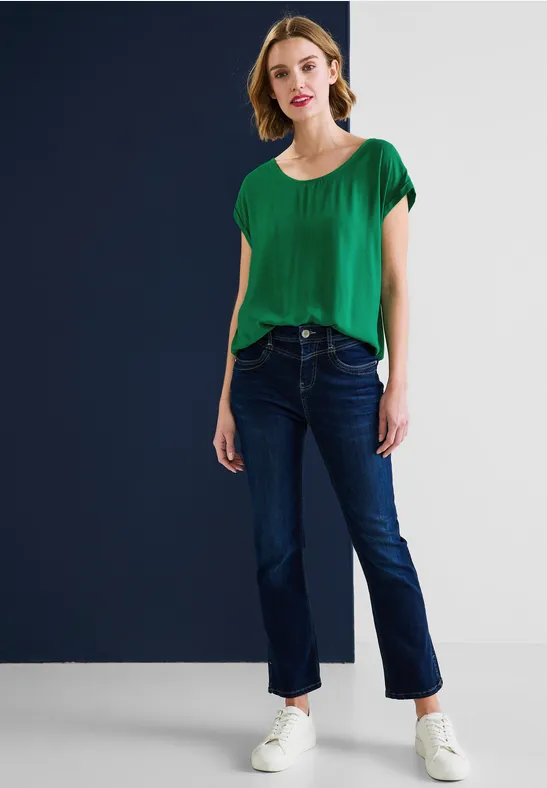 Bluse mit Elastiksaum brisk green