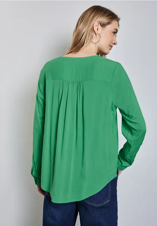 Basic Bluse in Unifarbe tendril green