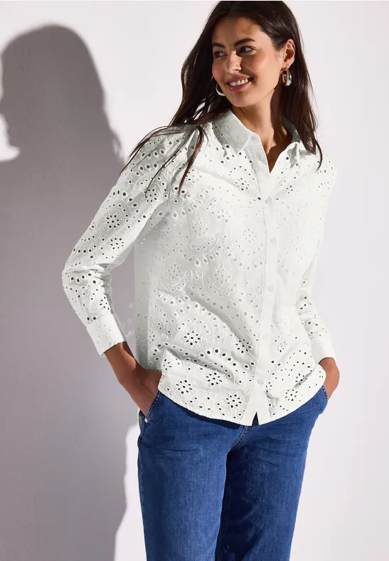 Overhemdblouse met oogjesborduursel off white