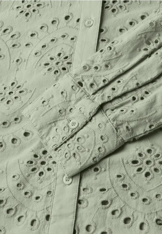 Overhemdblouse met oogjesborduursel soft moss green
