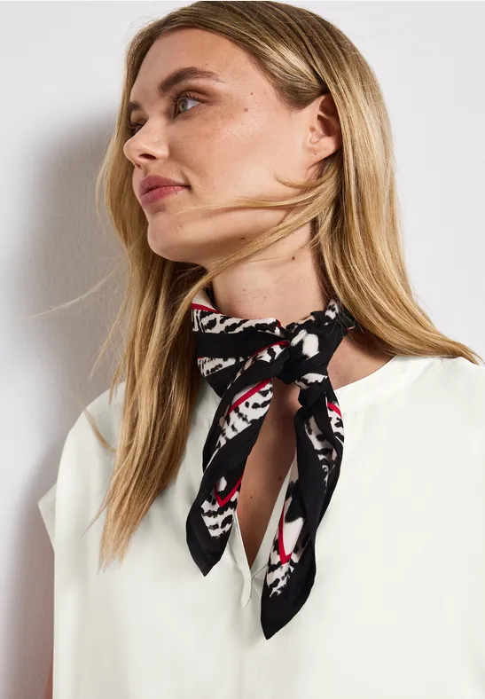 Split Neck Bluse in Unifarbe off white