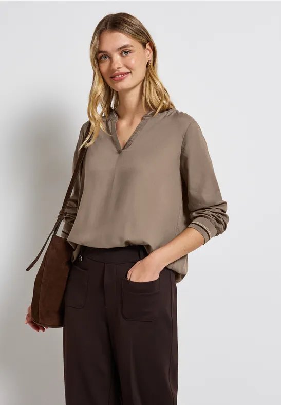 Blouse met gespleten hals en tape bark brown