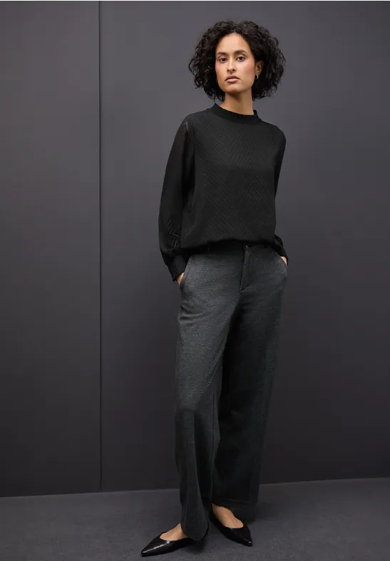 Blouse en mousseline de soie à détails smockés Black