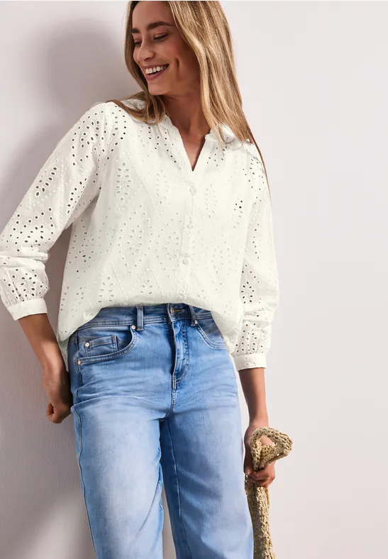 Bluse mit Split Neck und Shiffley-Muster off white