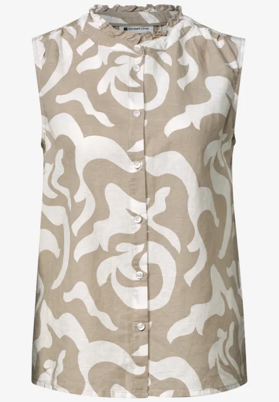 Blouse sans manches beige à motif blanc abstrait, patte de boutonnage intégrale et col rond.