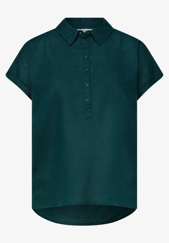 Damenbluse in Dunkelgrün mit Hemdkragen, kurzen Ärmeln und halber Knopfleiste