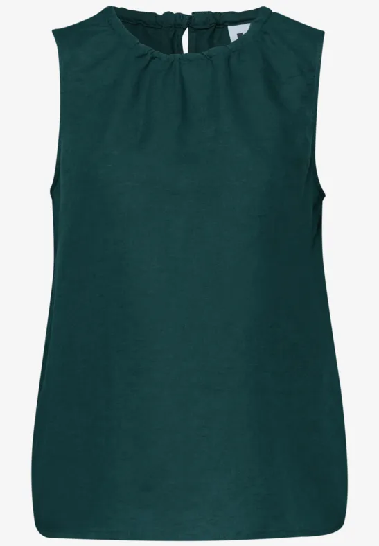 Mouwloos topje in donker groen met ronde hals, eenvoudig en stijlvol.