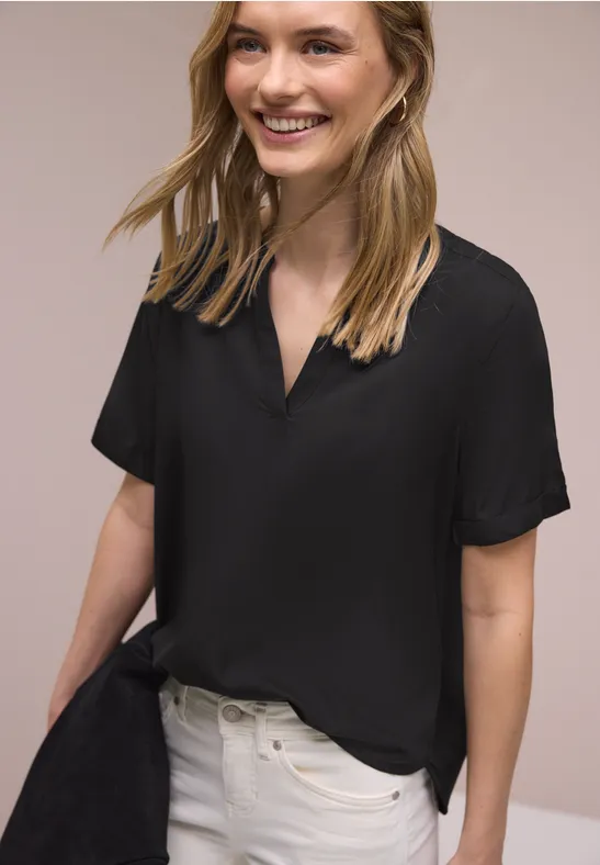 Blouse met gespleten hals en omslag Black