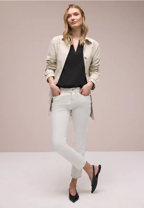 Blouse met gespleten hals en omslag Black