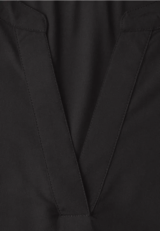 Blouse met gespleten hals en omslag Black