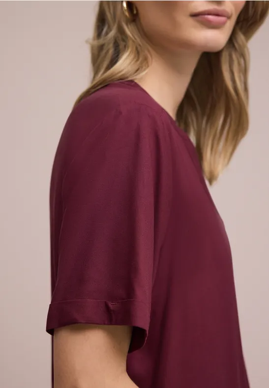 Blouse met gespleten hals en omslag truffle red