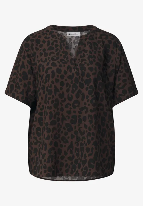 Kortmouwige blouse met bruin luipaardprint