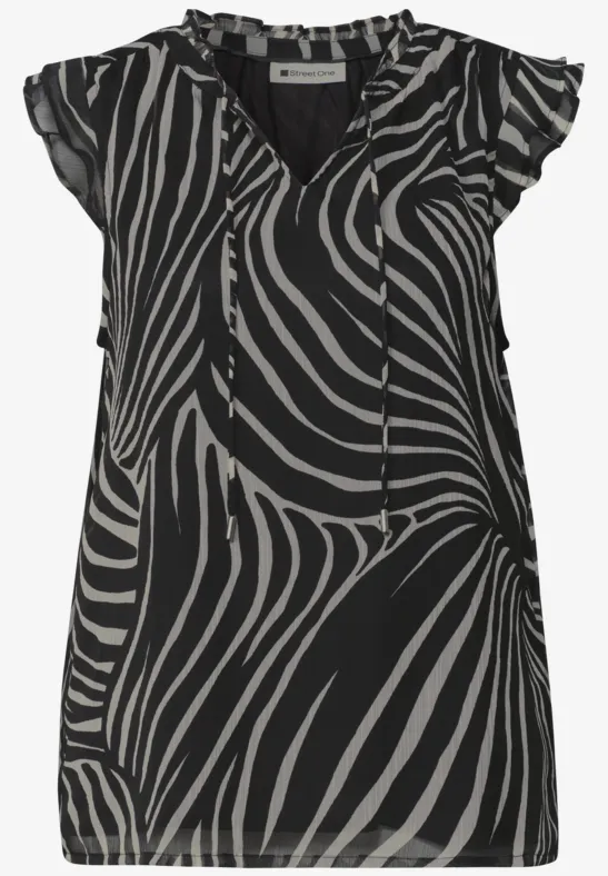 Zwart-wit zebraprint damesblouse met V-hals en korte mouwen.