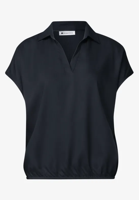 Zwart damesshirt met korte mouwen, kraag, V-hals en elastische zoom.