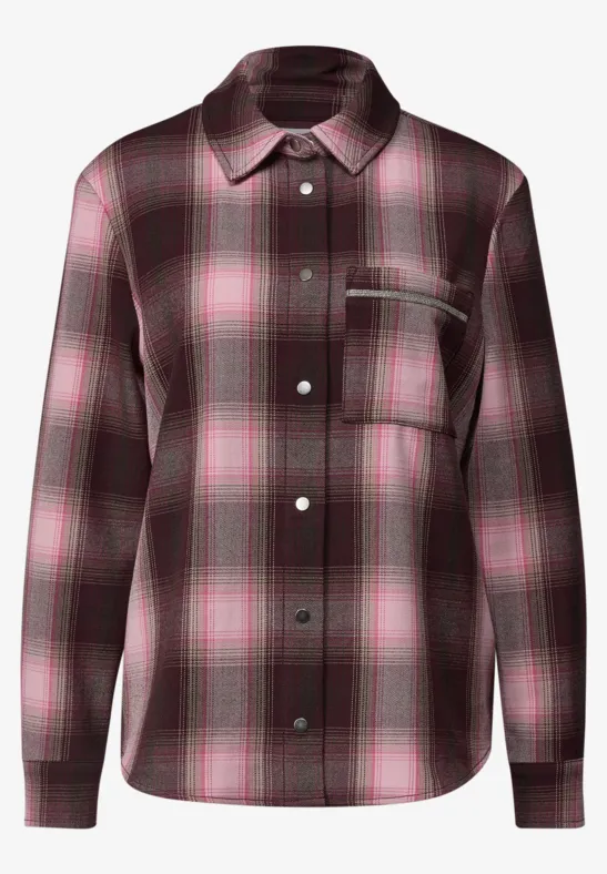 Donkerrode geruite blouse met lange mouwen, knoopsluiting en borstzak.