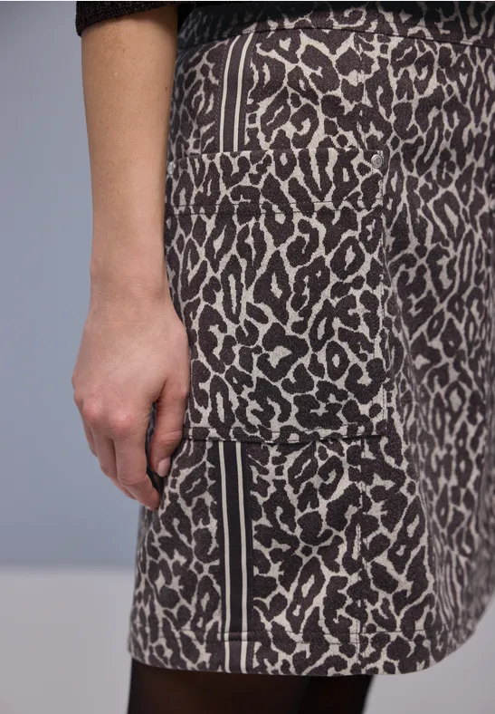 Rock mit Leo-Muster molten earth