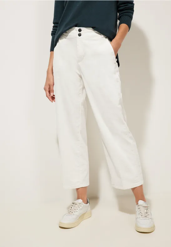 Casual Fit Babycord Hose cream white