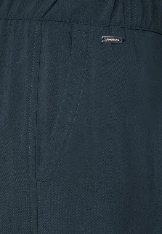 Loose Fit Paperbag Shorts cool vintage green