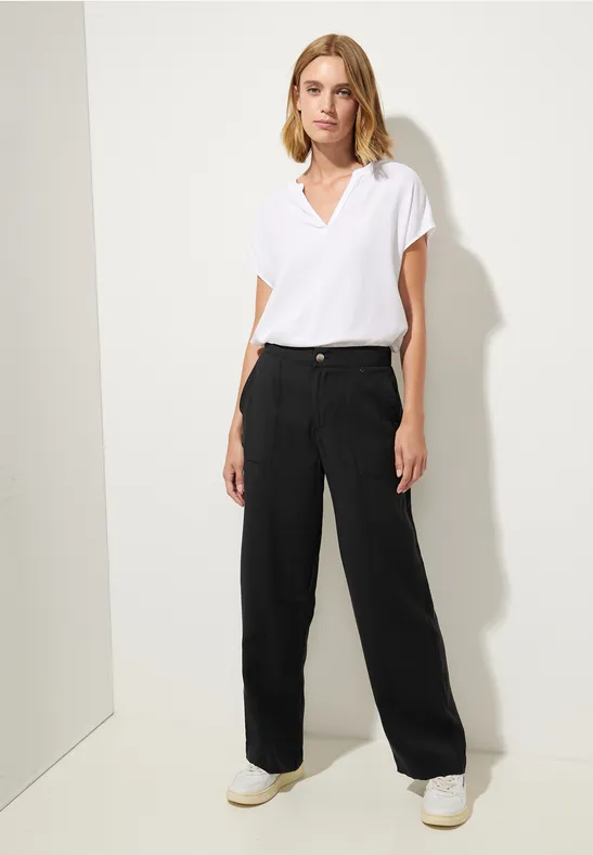 Pantalon coupe classique en cupro Black
