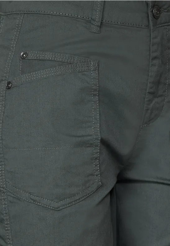 Casual Fit Cargohose marshy green