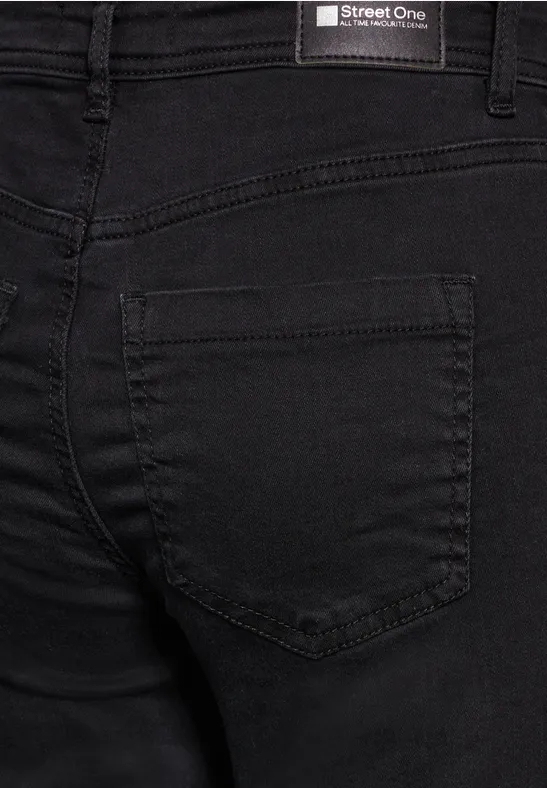 Straight Leg Jeans deep black wash