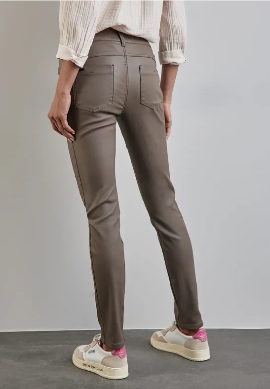 Broek met coating cedar brown