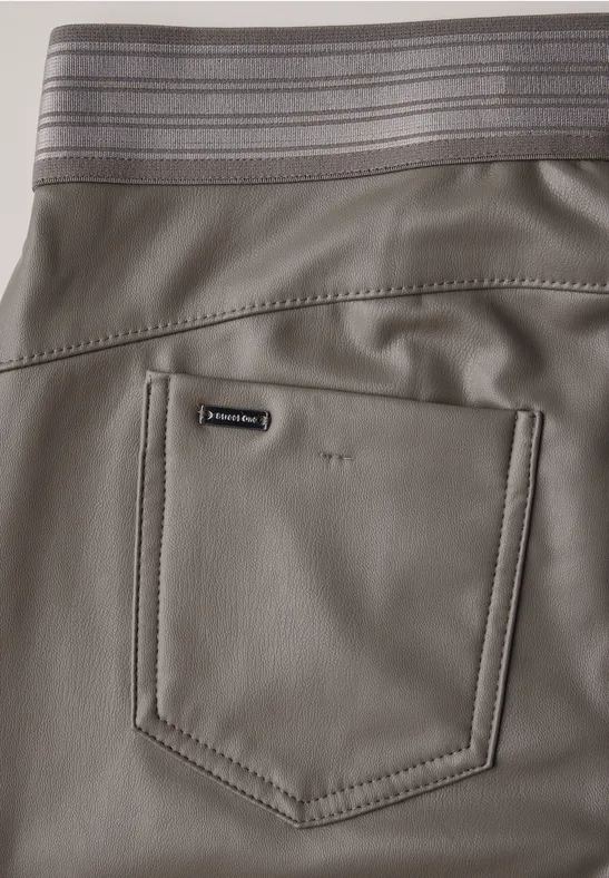 Broek met coating cedar brown