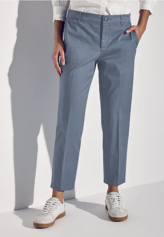 Zachte keperstof chino velvet sky blue