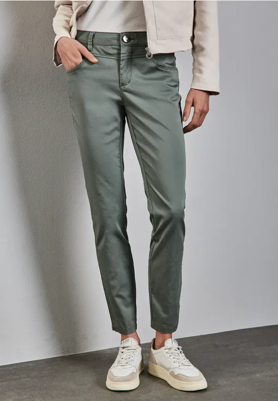 Pantalon en coupe casual muse green