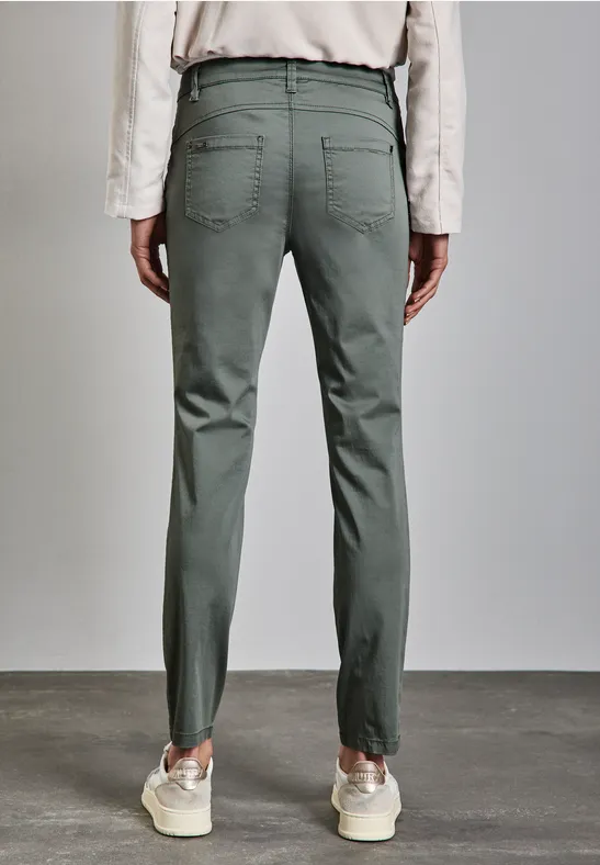 Pantalon en coupe casual muse green