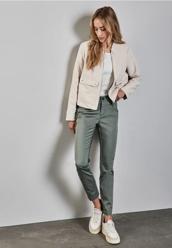 Pantalon en coupe casual muse green