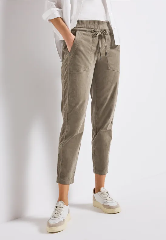 Loose Fit corduroy broek bark brown