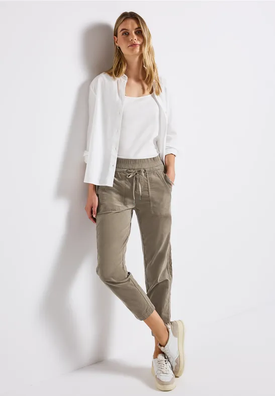 Loose Fit corduroy broek bark brown