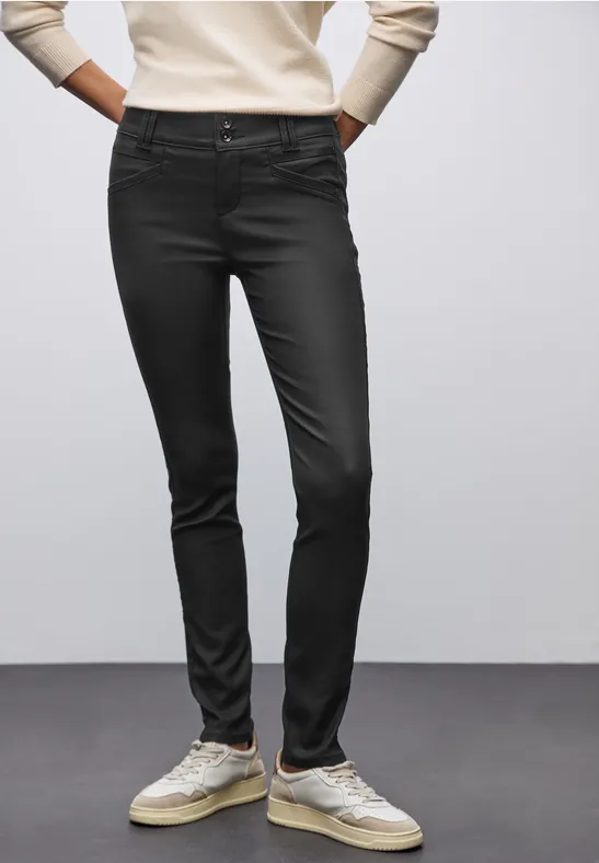 Slim Fit gecoate broek Black
