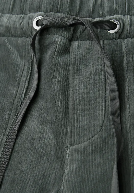Loose Fit corduroy broek balsam green