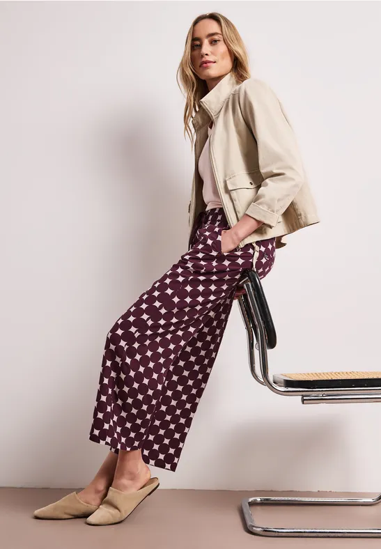 High Waist broek met Wide Legs en print rustic rouge