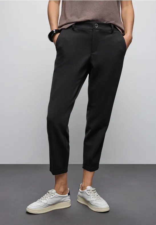 Chino met tapedetails Black