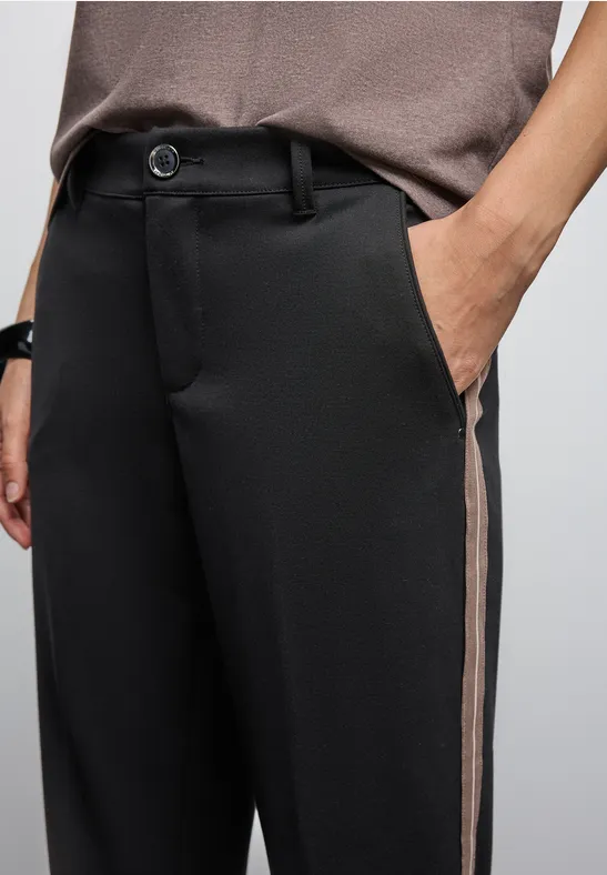 Chino met tapedetails Black