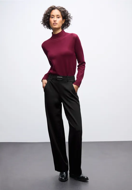 Straight Legs Black