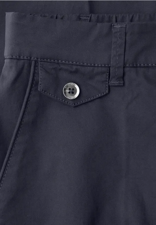 Chino en coupe casual dans une qualité douce deep blue