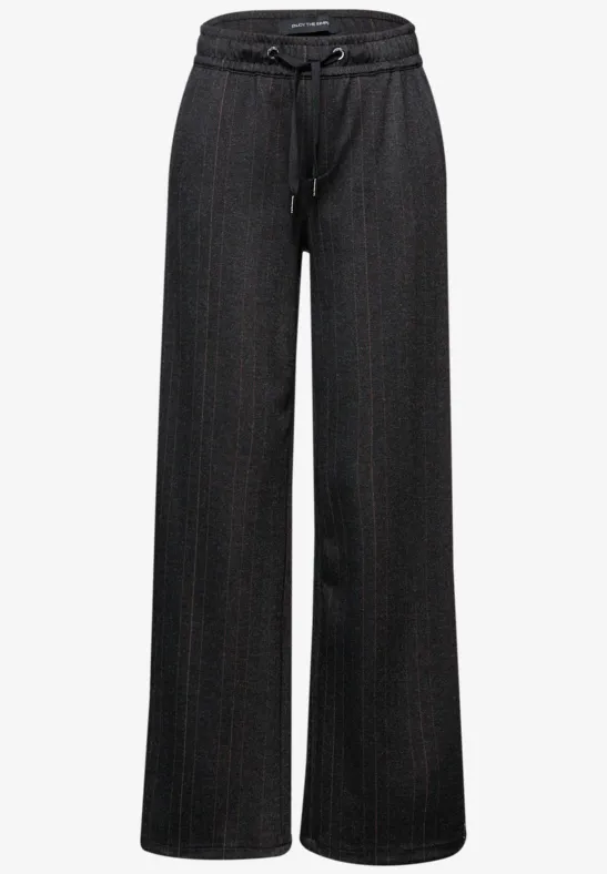 Fishbone Jacquard Hose Black