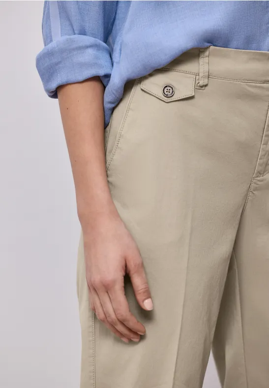 Casual fit chino's in een zachte stof buff grey